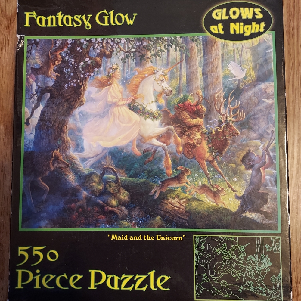 Fantasy Glow "Maid and the Unicorn" 550-Piece Puzzle - Multicolor